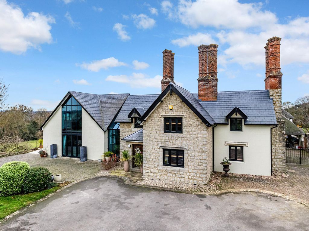 6 bed detached house for sale in East Farleigh, Maidstone, Kent ME15, £1,300,000 Zoopla
