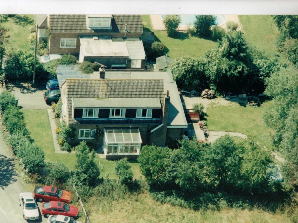 3 bed detached house for sale in Priory Lane, Warwick CV35, £600,000