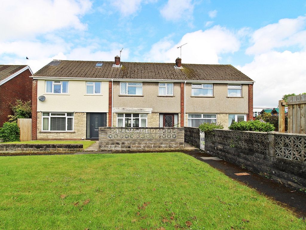 3 bed property for sale in Heol Robart, Pontyclun, Rhondda, Cynon, Taff
