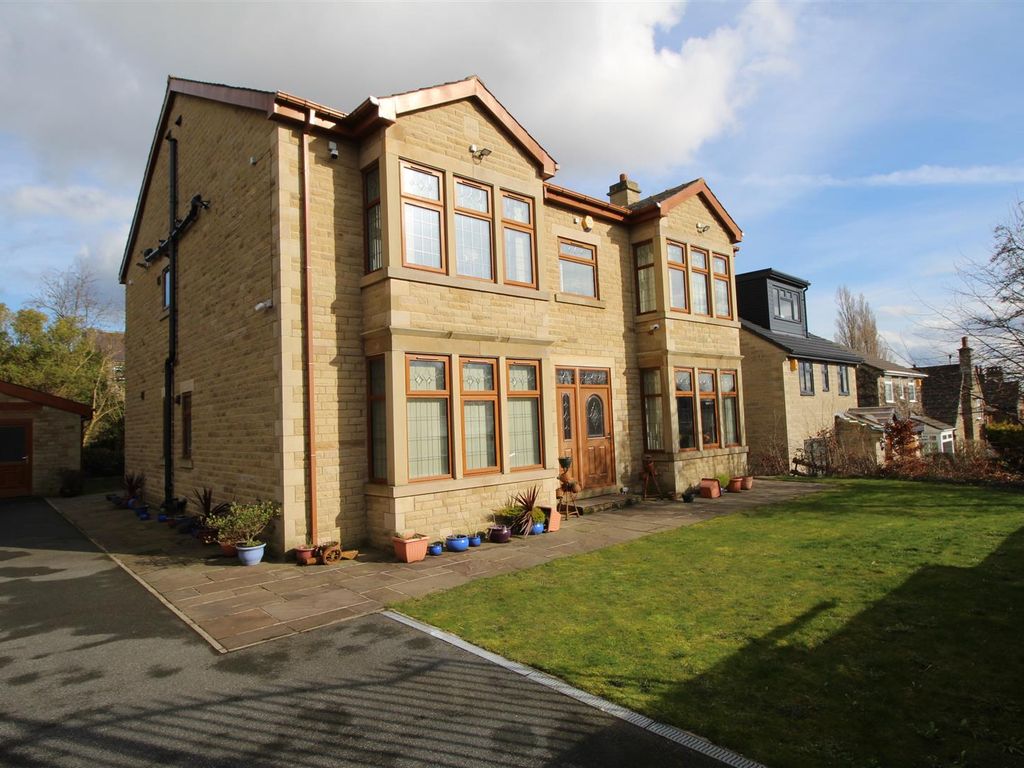 Room to rent in Coniston Grove, Heaton, Bradford BD9, £495 pcm Zoopla