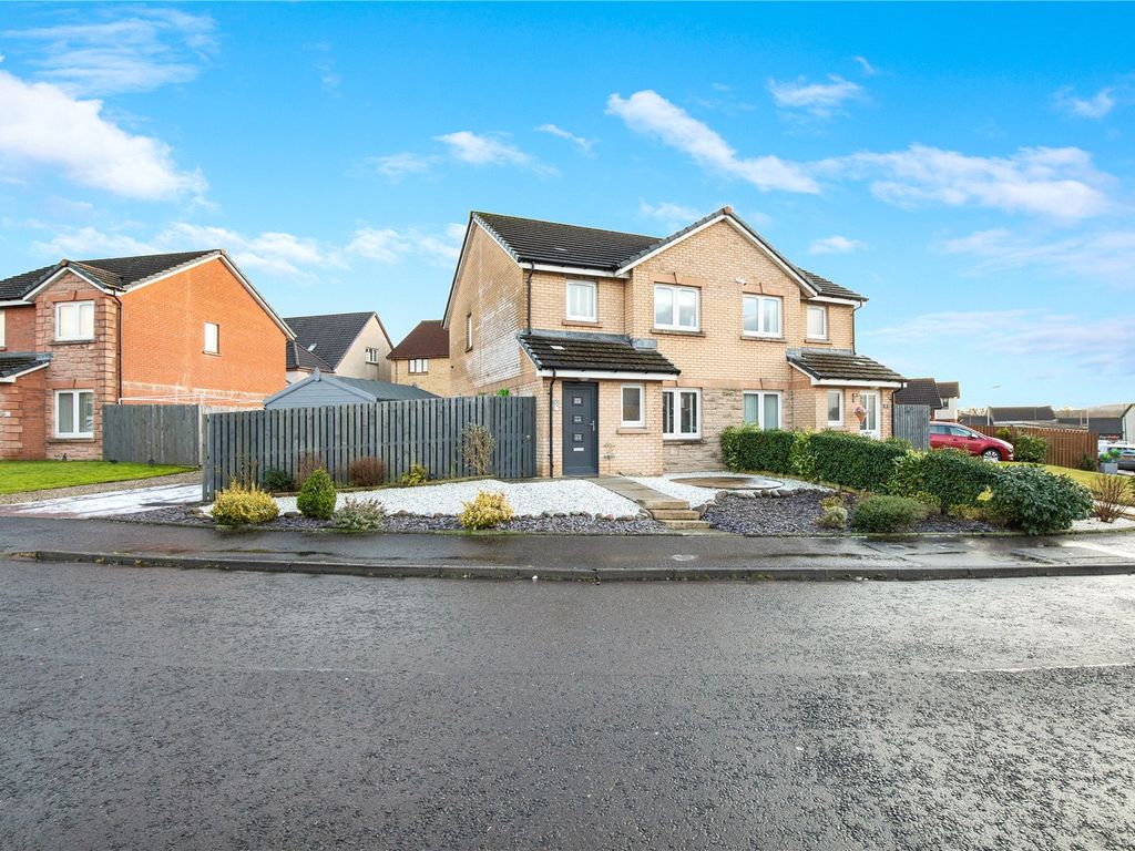 3 bed semidetached house for sale in Daisyhill Road, Blackburn