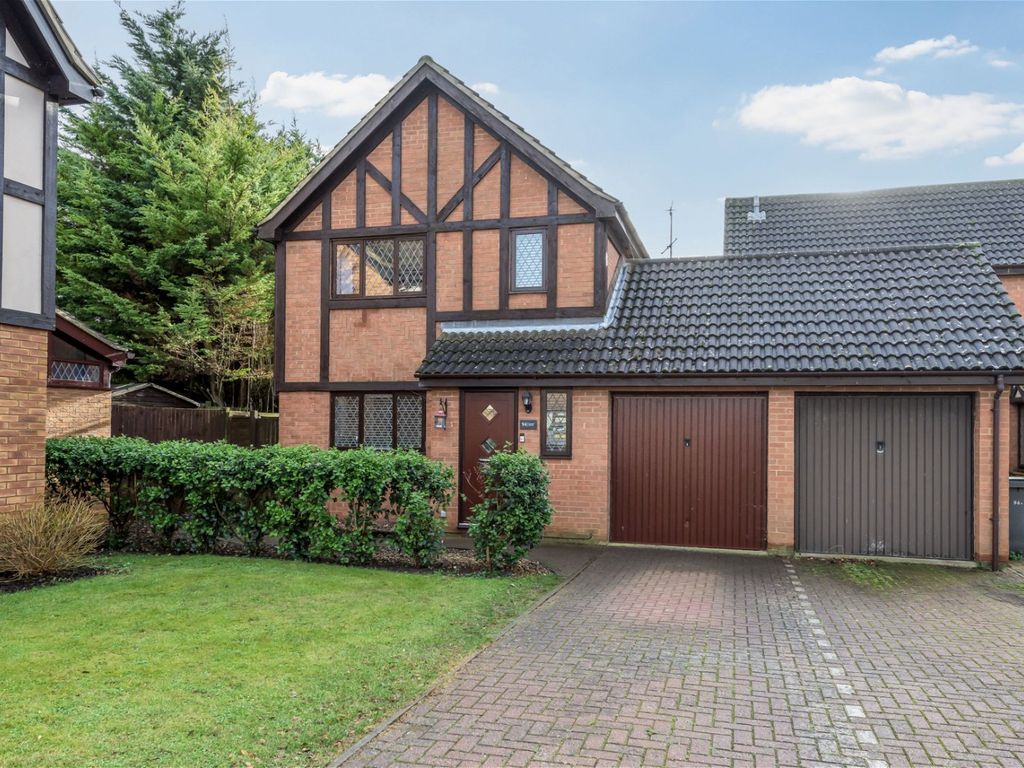 3 bed linkdetached house for sale in Ramerick Gardens, Arlesey SG15, £