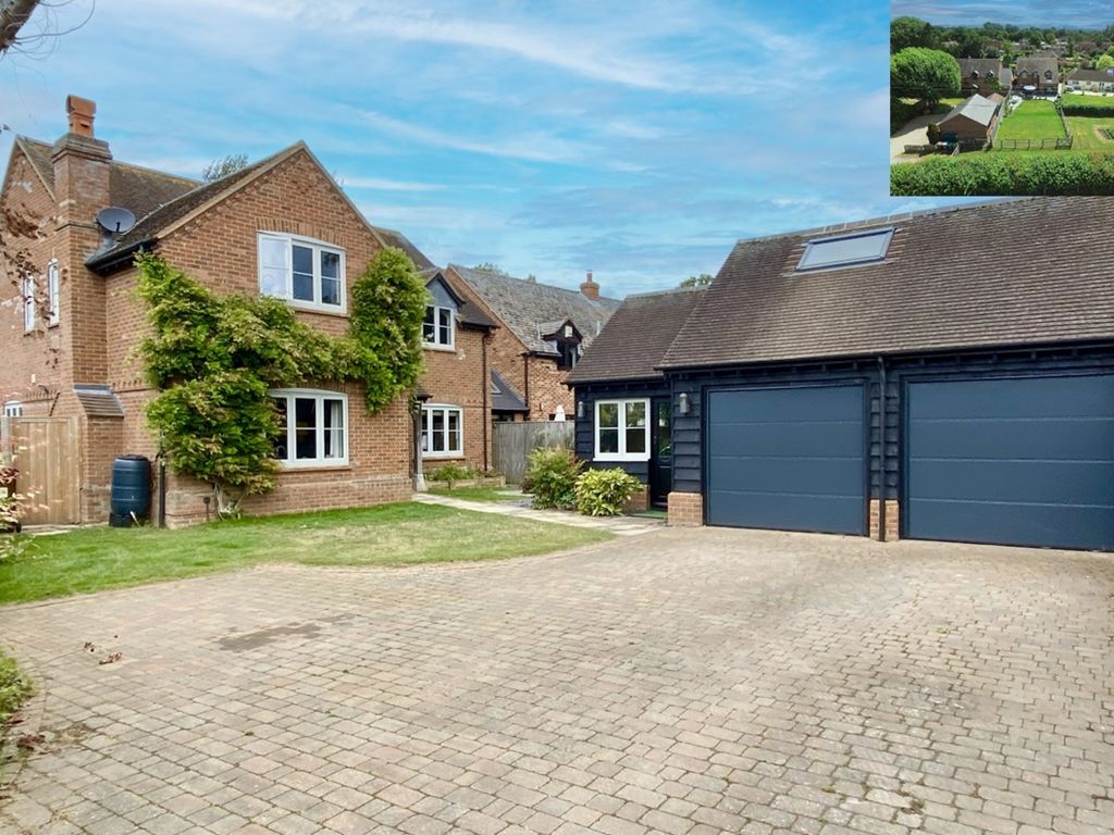 4 bed detached house for sale in Clifden Road, Worminghall