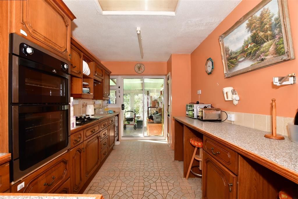 2 bed semidetached bungalow for sale in Bybrook Road, Kennington