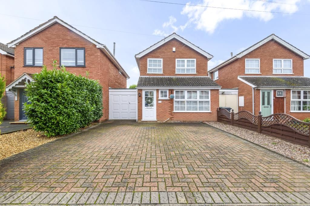 3 bed linkdetached house for sale in Millford Avenue, StourportOn