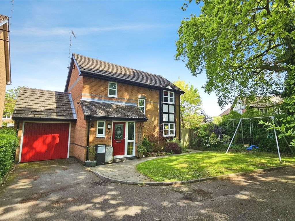 3 bed detached house for sale in Minstrel Close, Hemel Hempstead