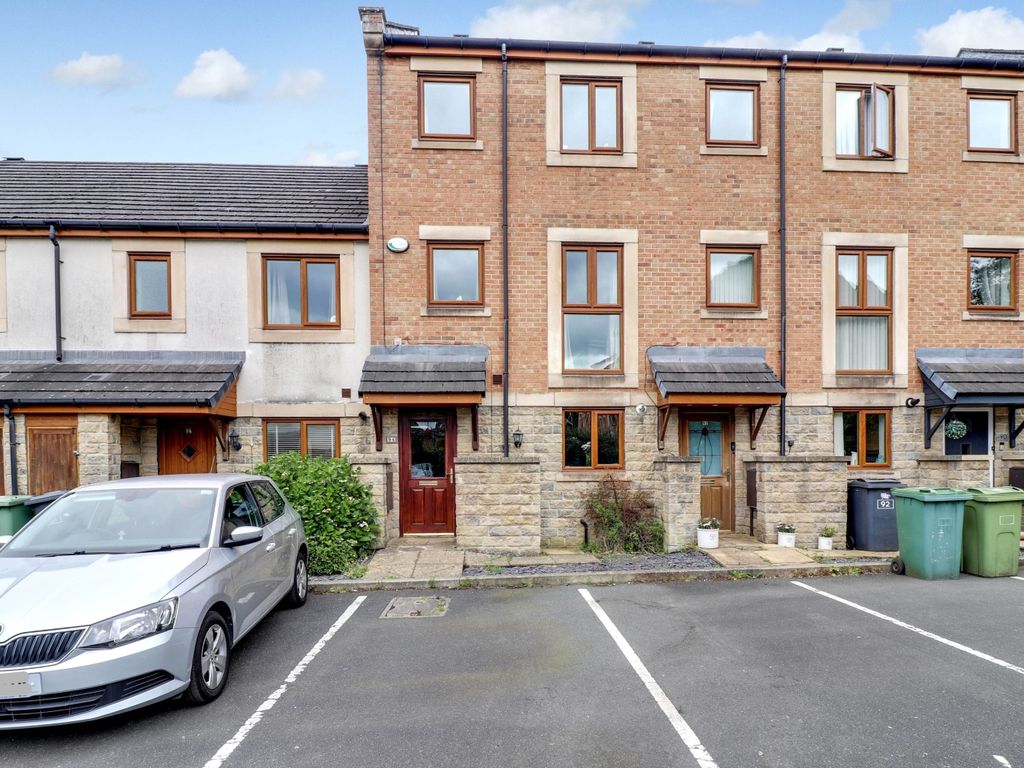 4 bed town house for sale in Greenlea Court, Huddersfield, West