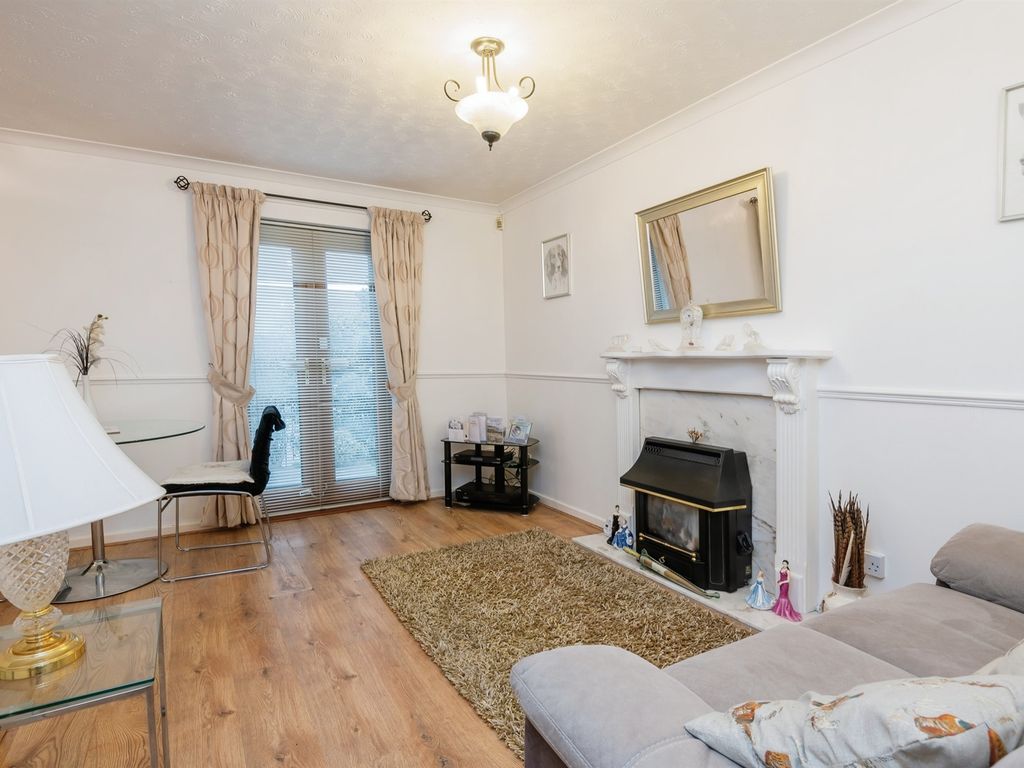 2 bed terraced bungalow for sale in Swinnow Close, Bramley, Leeds LS13