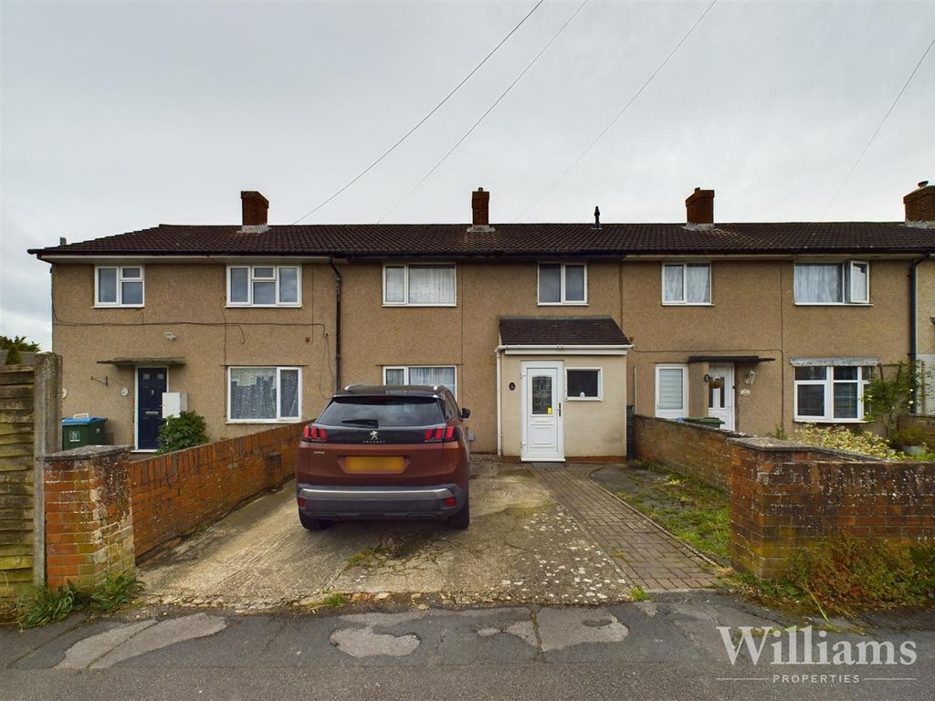 3 bed terraced house for sale in Argyle Avenue, Aylesbury
