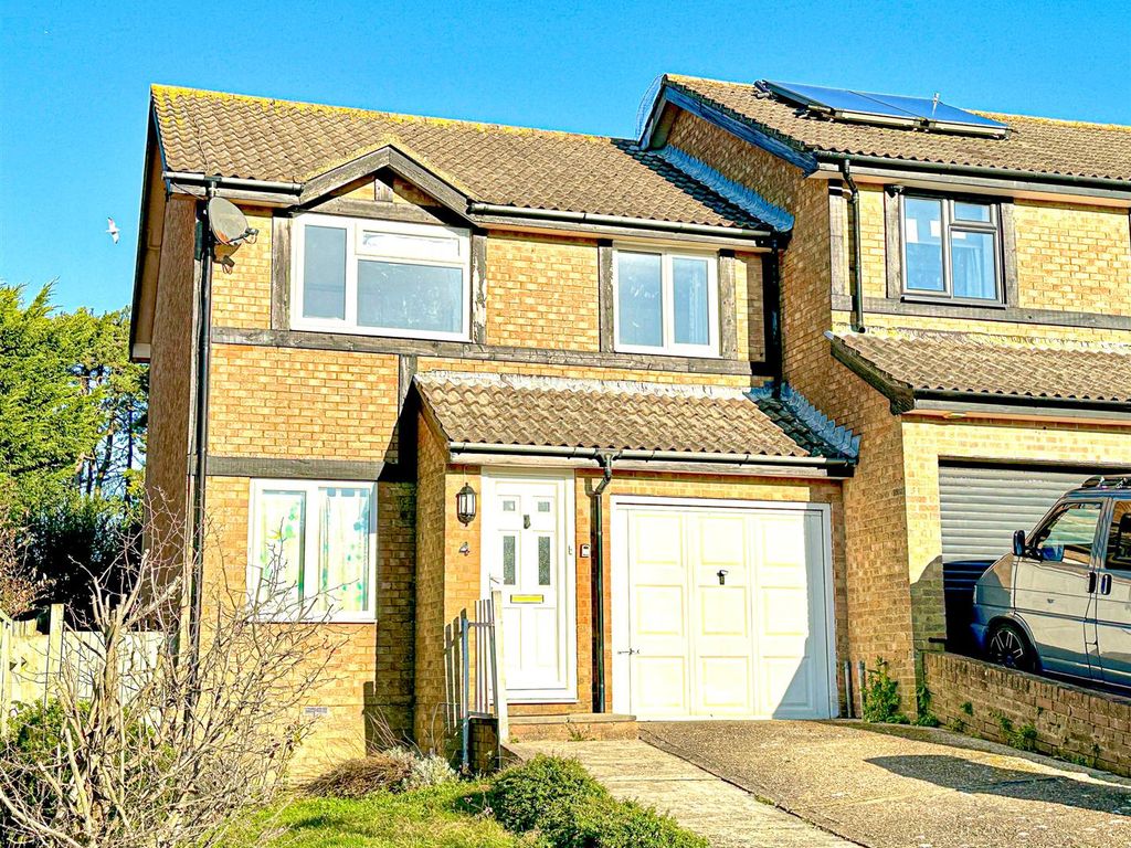 3 bed semidetached house for sale in Sunningdale Drive, St. Leonards