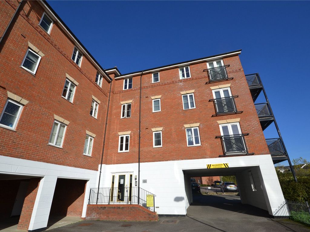 2 bed flat to rent in Bradford Drive, Colchester CO4 Zoopla
