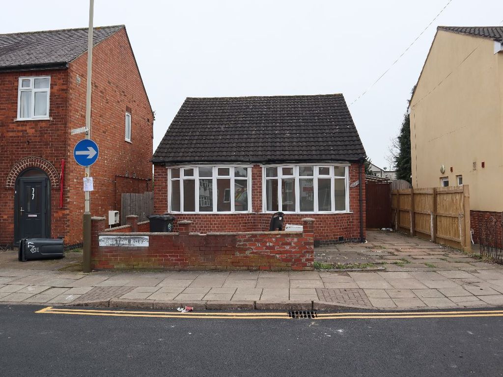 3 bed bungalow for sale in Marston Road, Leicester LE4 Zoopla