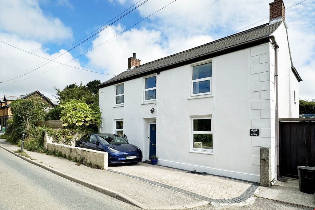 4 bed detached house for sale in Wheal Rose, Scorrier, Cornwall TR16, £