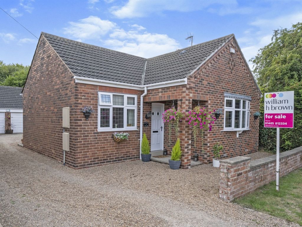 2 bed detached bungalow for sale in Ashfield Avenue, Thorne, Doncaster