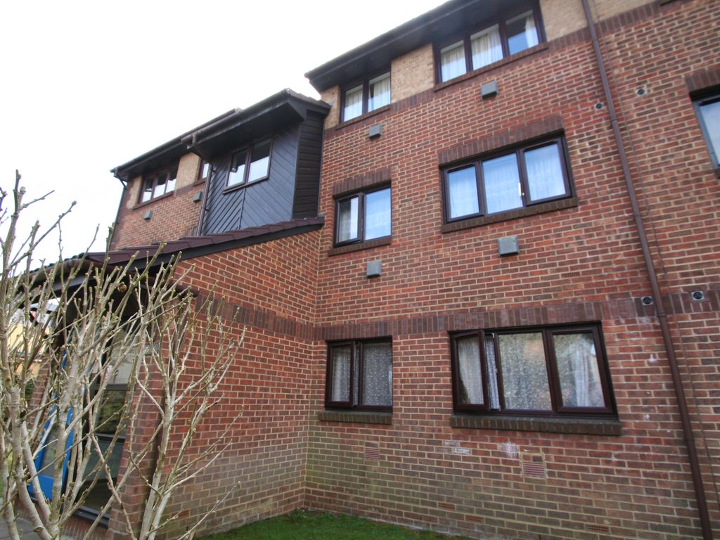 2 bed flat to rent in The Goodwins, Tunbridge Wells TN2, £1,150 pcm
