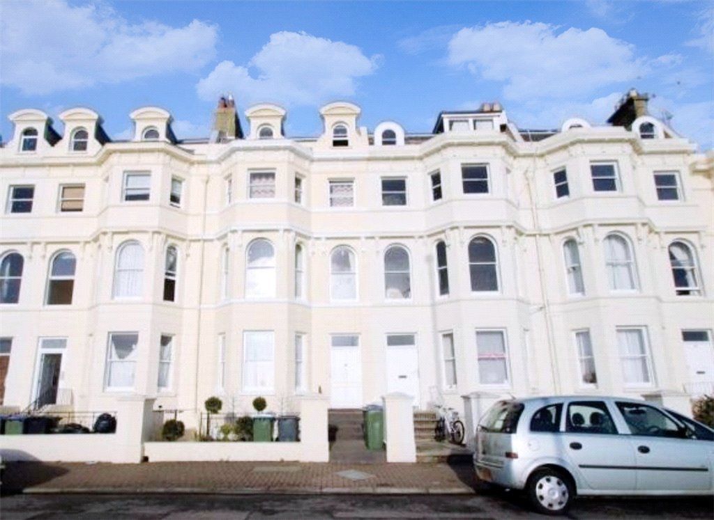 1 bed flat for sale in South Terrace, Littlehampton, West Sussex BN17