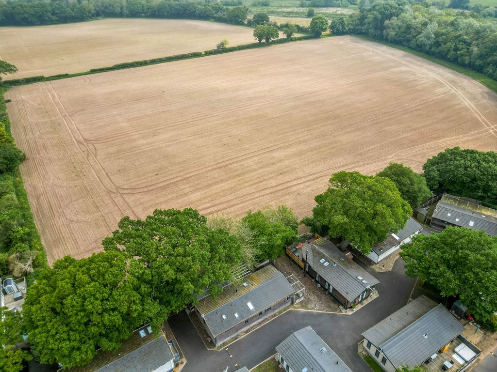 3 bed mobile/park home for sale in Bacton Road, North Walsham NR28, £