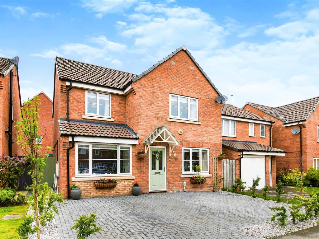 4 bed detached house for sale in Brockwell Park, Kingswood, Hull HU7