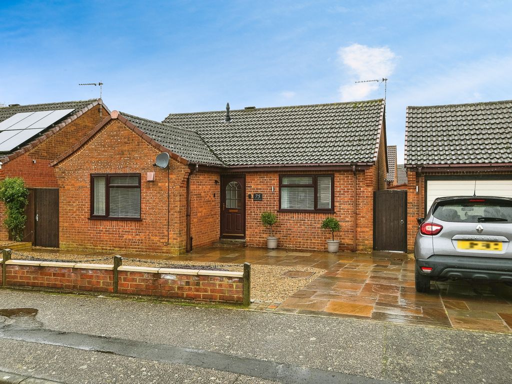 2 bed bungalow for sale in Richmond Road, Downham Market PE38, £280,000