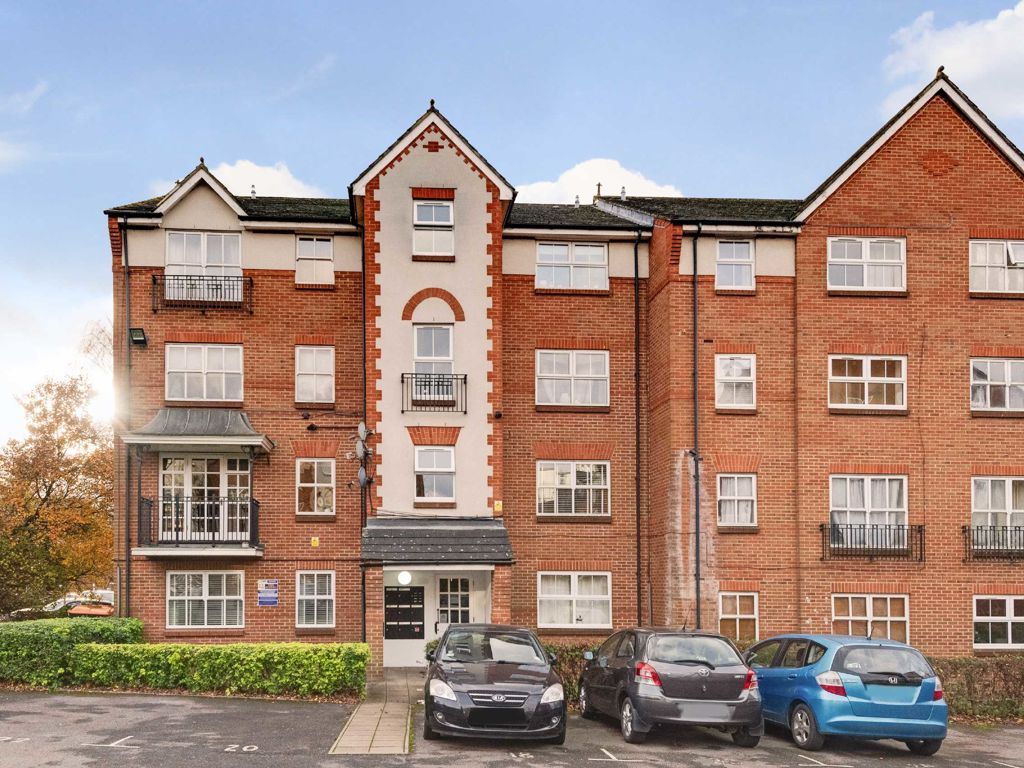 2 bed flat for sale in Shaftesbury Gardens, London NW10, £375,000 Zoopla