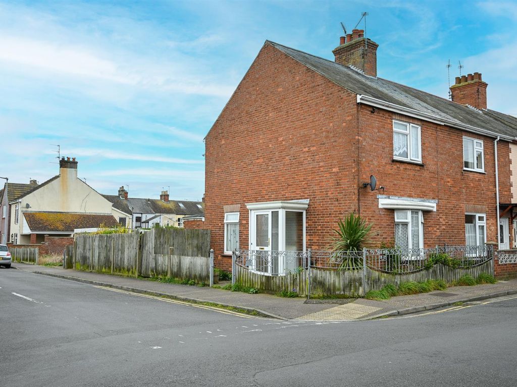 3 bed end terrace house for sale in Colomb Road, Gorleston, Great