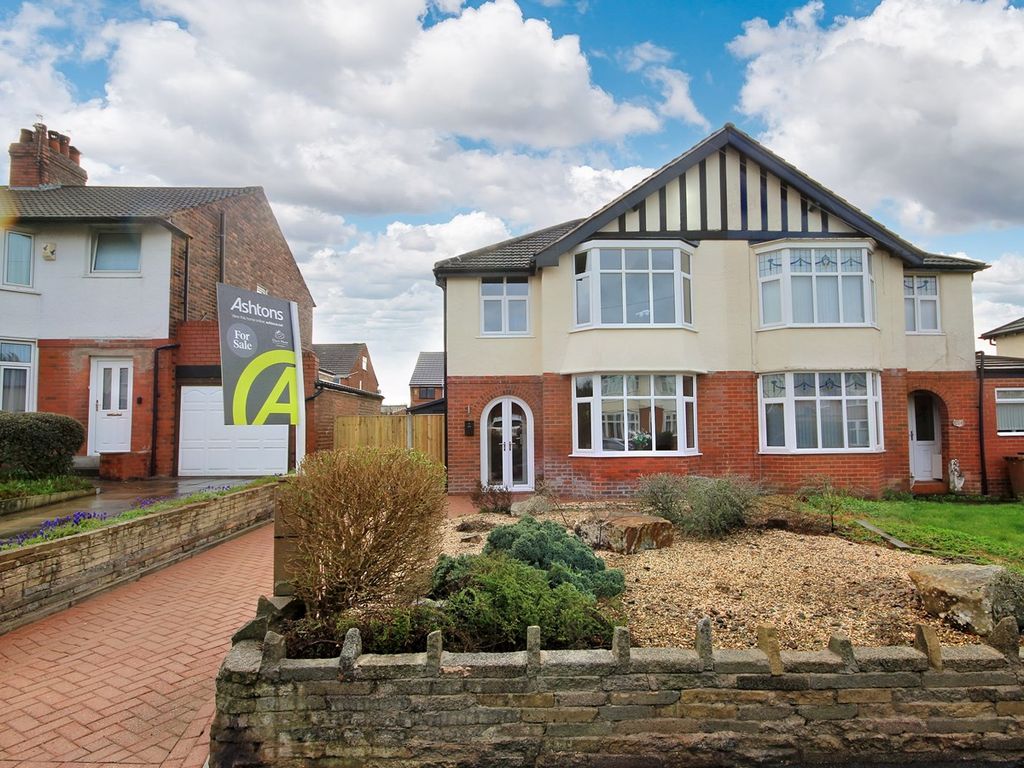 3 bed semidetached house for sale in Park Road South, NewtonLe