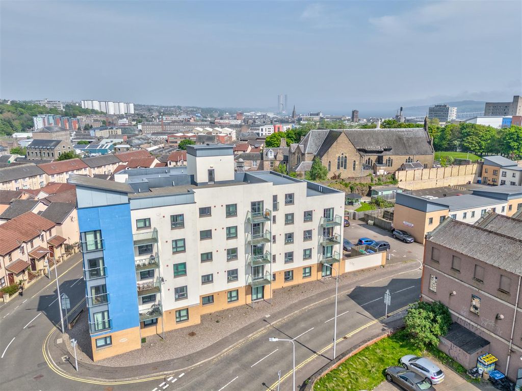 2 bed flat for sale in Bellfield Street, Dundee DD1, £165,000 Zoopla