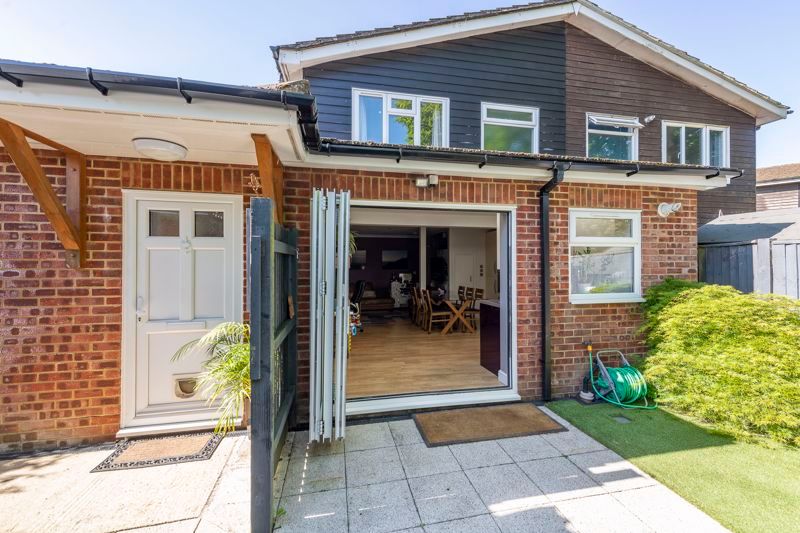2 bed terraced house for sale in Wolfe Close, Crowborough TN6 Zoopla
