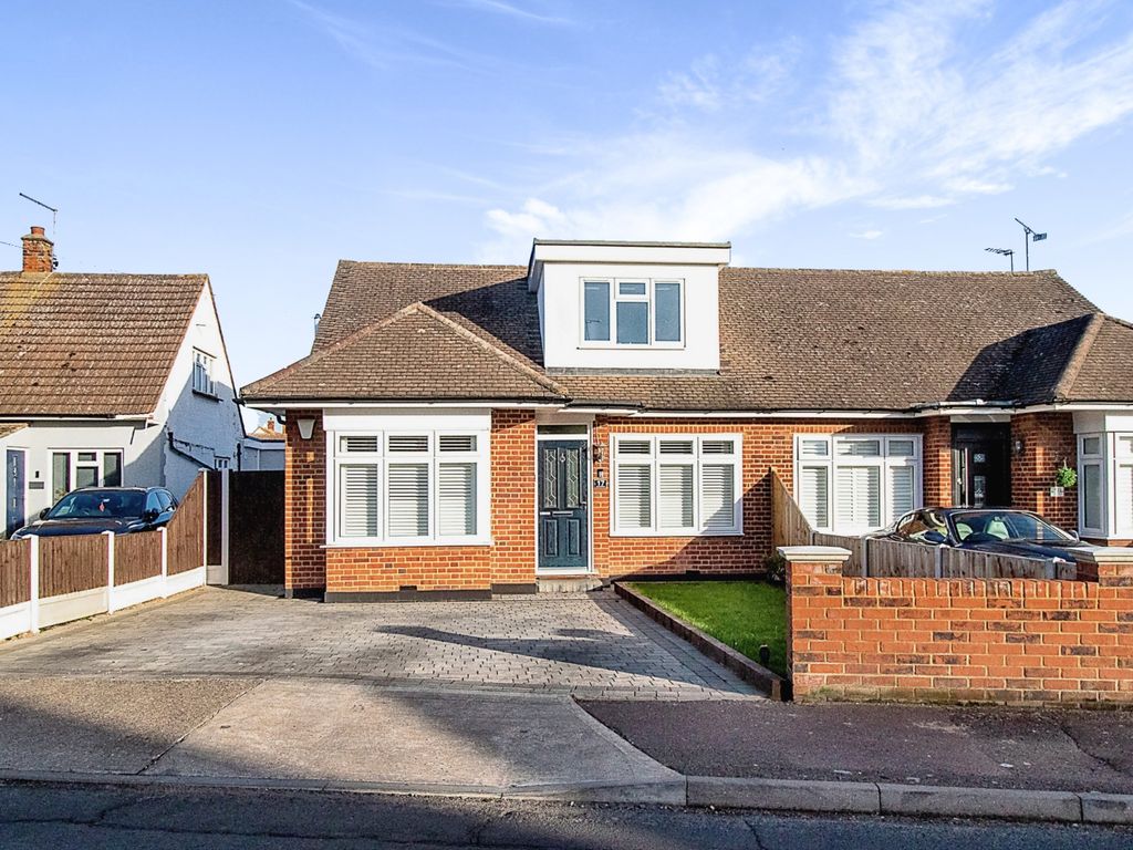 4 bed semidetached house for sale in Danesfield, Benfleet SS7 Zoopla