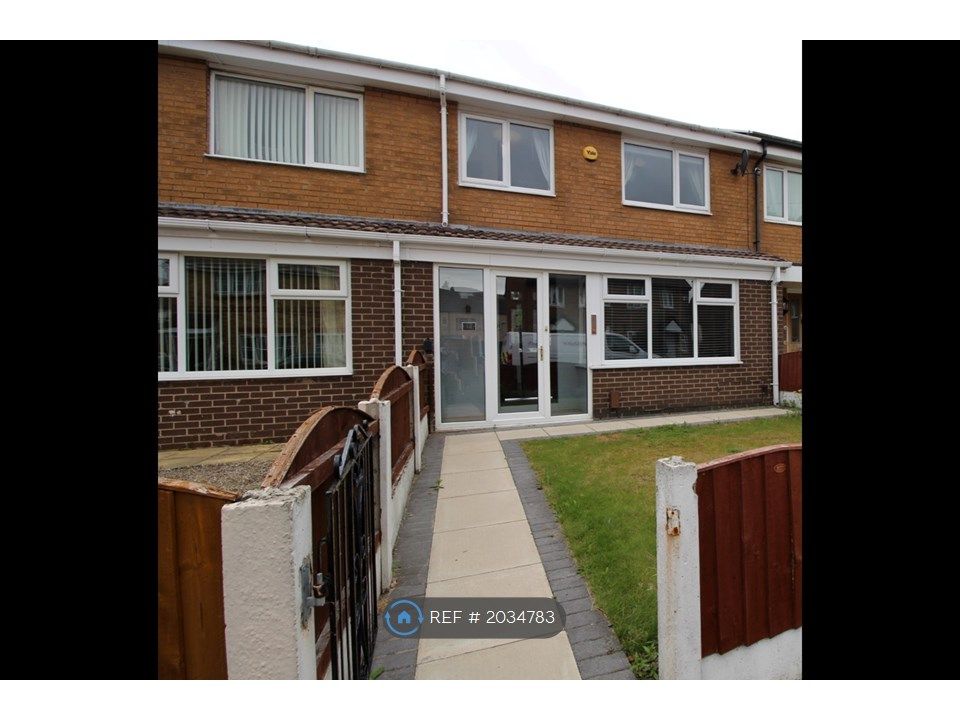3 bed terraced house to rent in Worsley Street, Swinton, Manchester M27