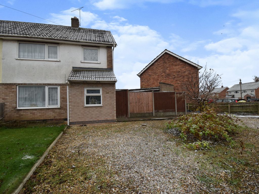 3 bed semidetached house for sale in Gloucester Crescent, Wigston LE18