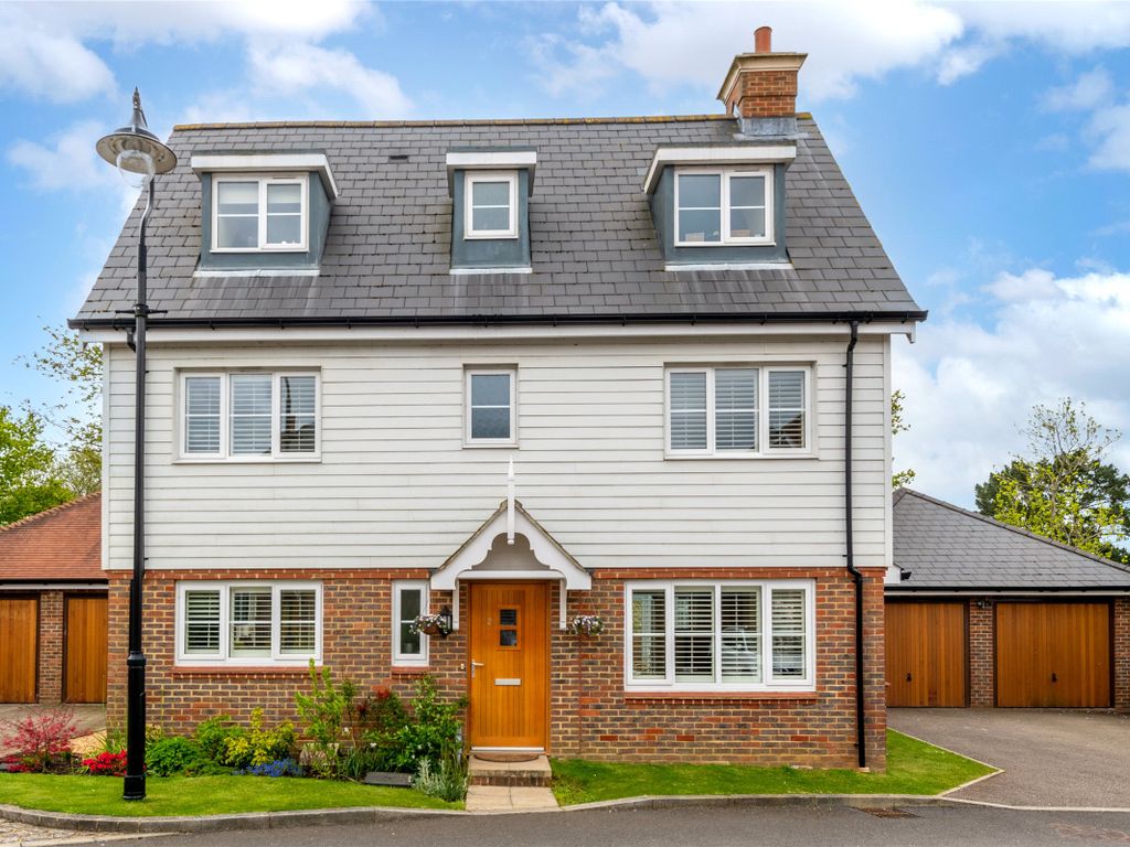 4 bed detached house for sale in Breakspear Gardens, Beare Green