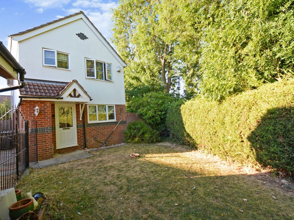 3 bed detached house for sale in Kendal Close, Boothville NN3 Zoopla