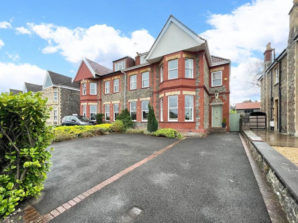 6 bed semidetached house for sale in Charlton Road, Keynsham, Bristol