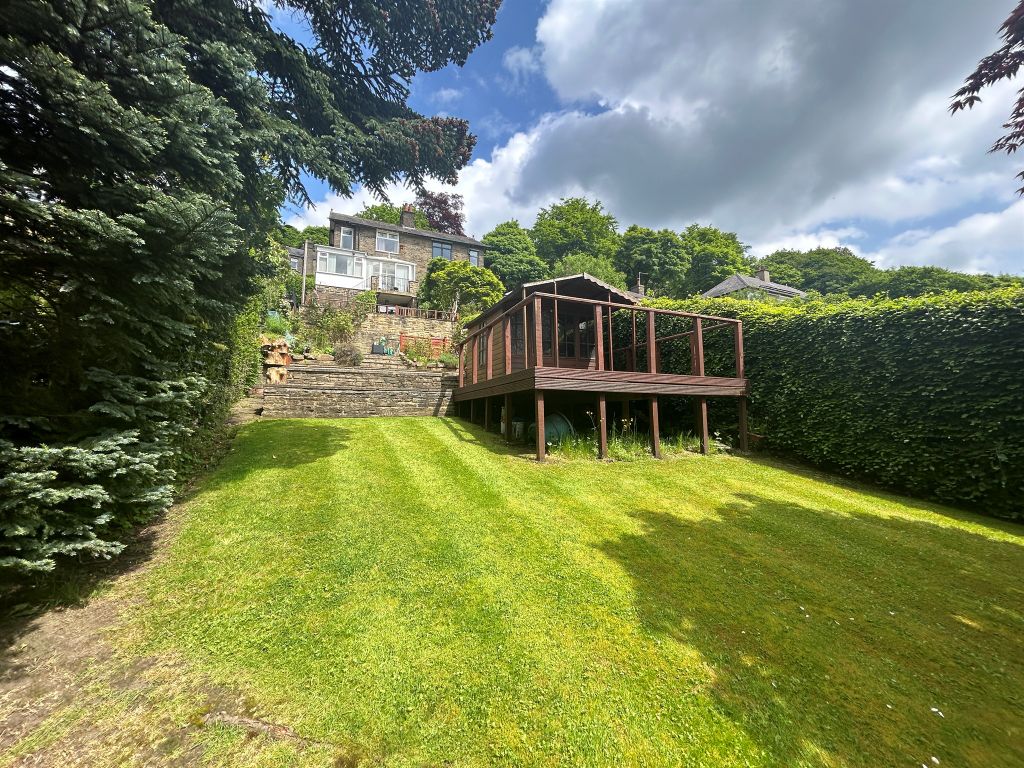 3 bed semidetached house for sale in Trimmingham Lane, Halifax HX2, £