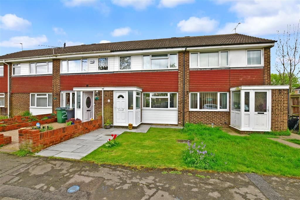 3 bed terraced house for sale in Butcher Close, Staplehurst, Kent TN12