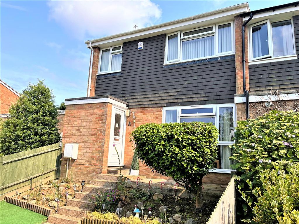 3 bed semidetached house for sale in Langley Close, BexhillOnSea