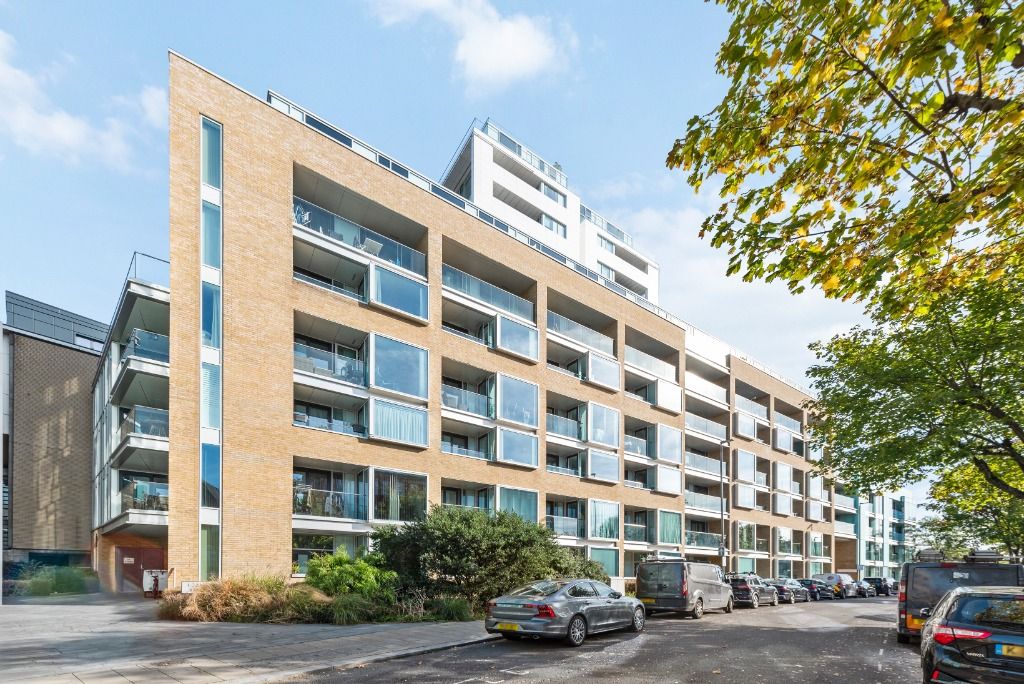 1 bed flat for sale in Lux Apartments, Broomhill Road, Wandsworth