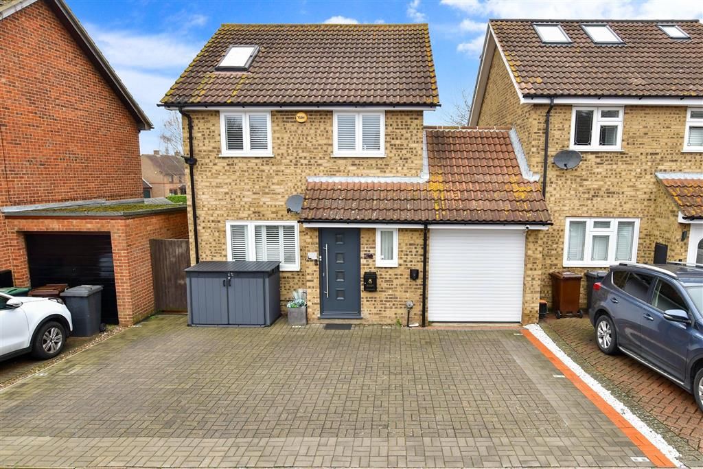 4 bed linkdetached house for sale in Stevens Road, Eccles, Aylesford