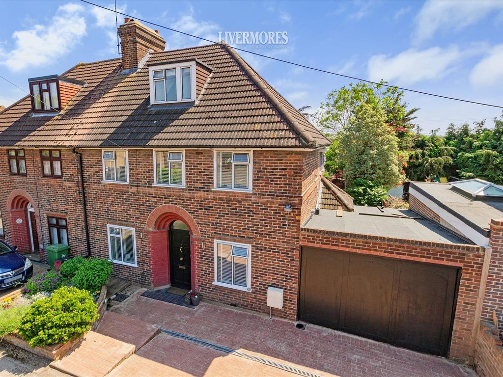 5 bed semidetached house for sale in Iron Mill Lane, Crayford, Kent