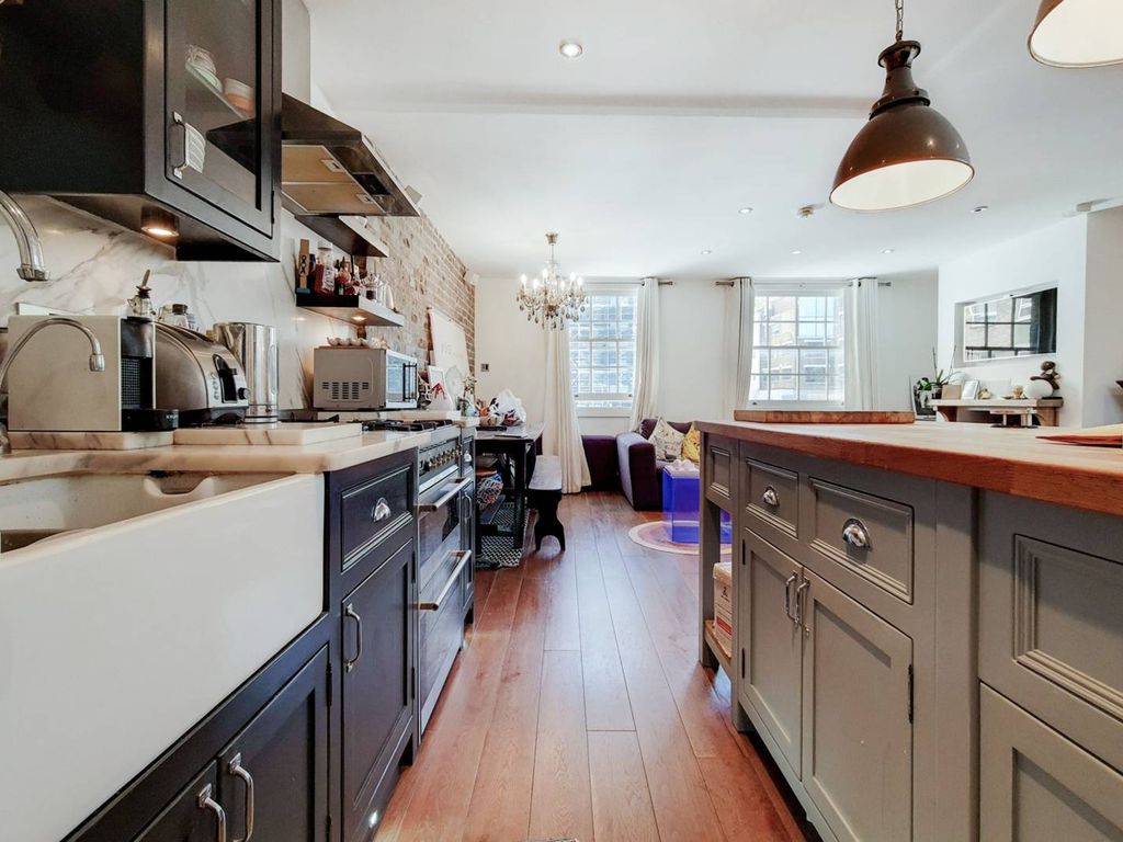 Barbon Close, Bloomsbury, London WC1N