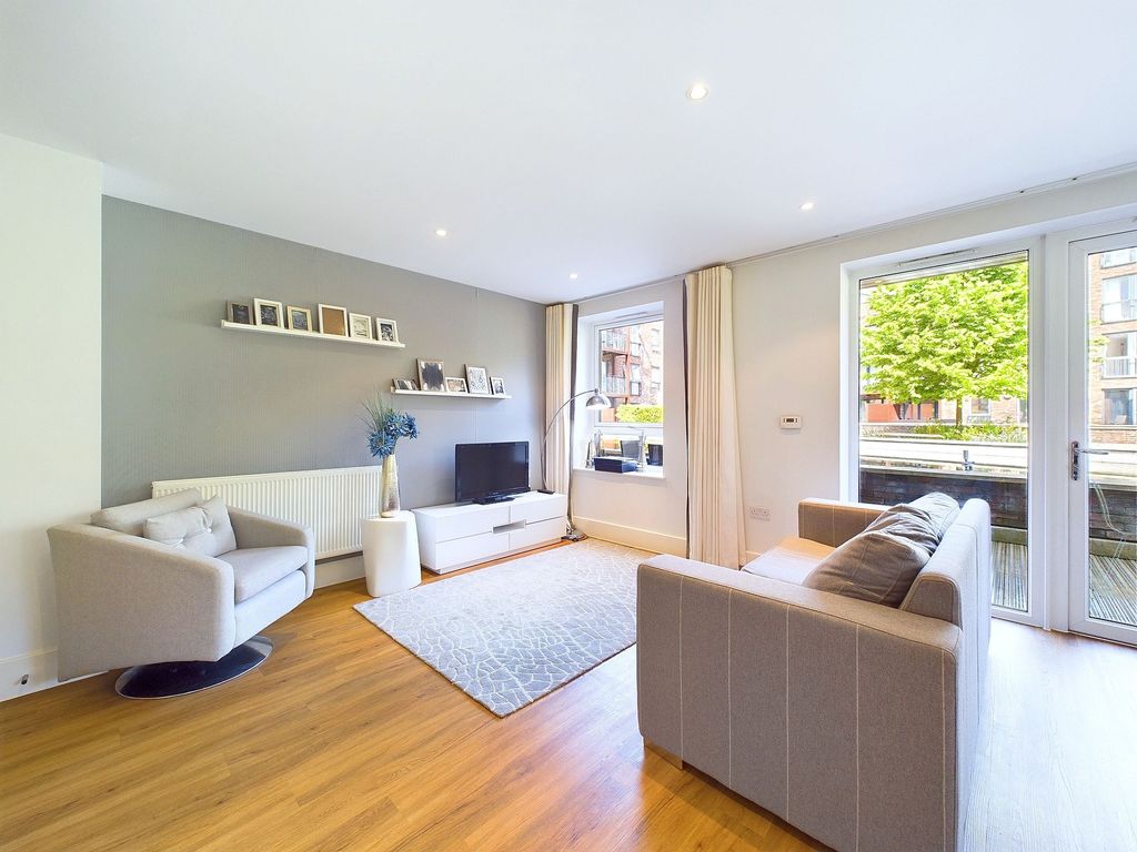 2 bed flat to rent in Howard Road, Stanmore HA7, £2,150 pcm Zoopla