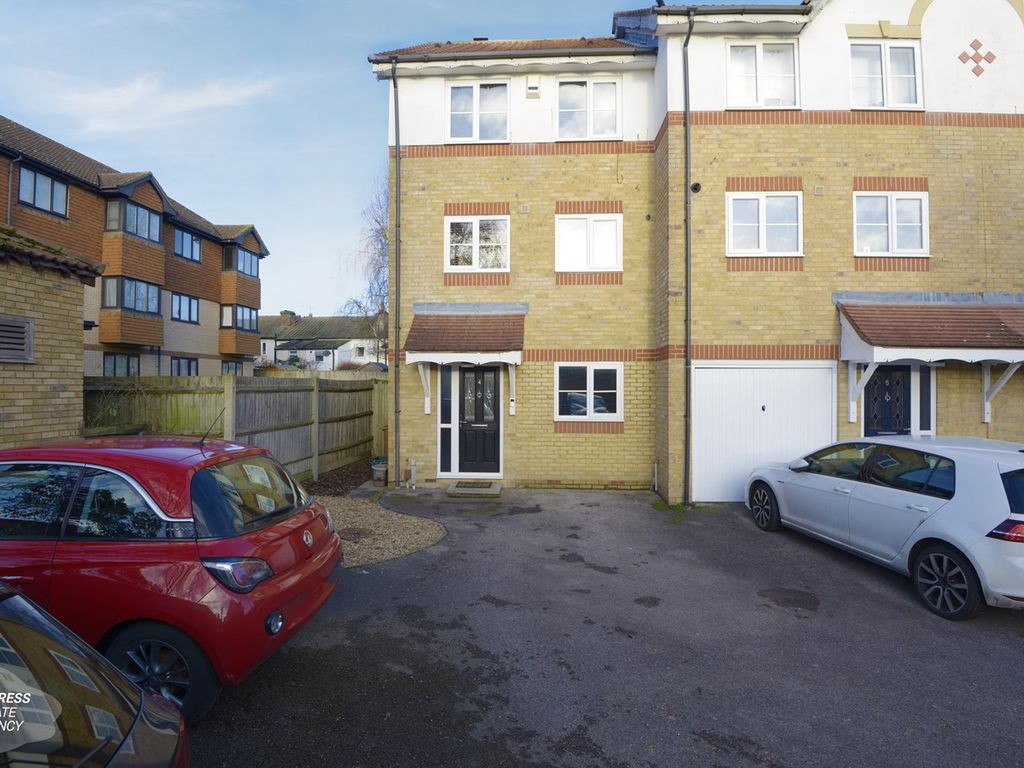 4 bed end terrace house for sale in Highgrove Mews, Carshalton SM5 Zoopla