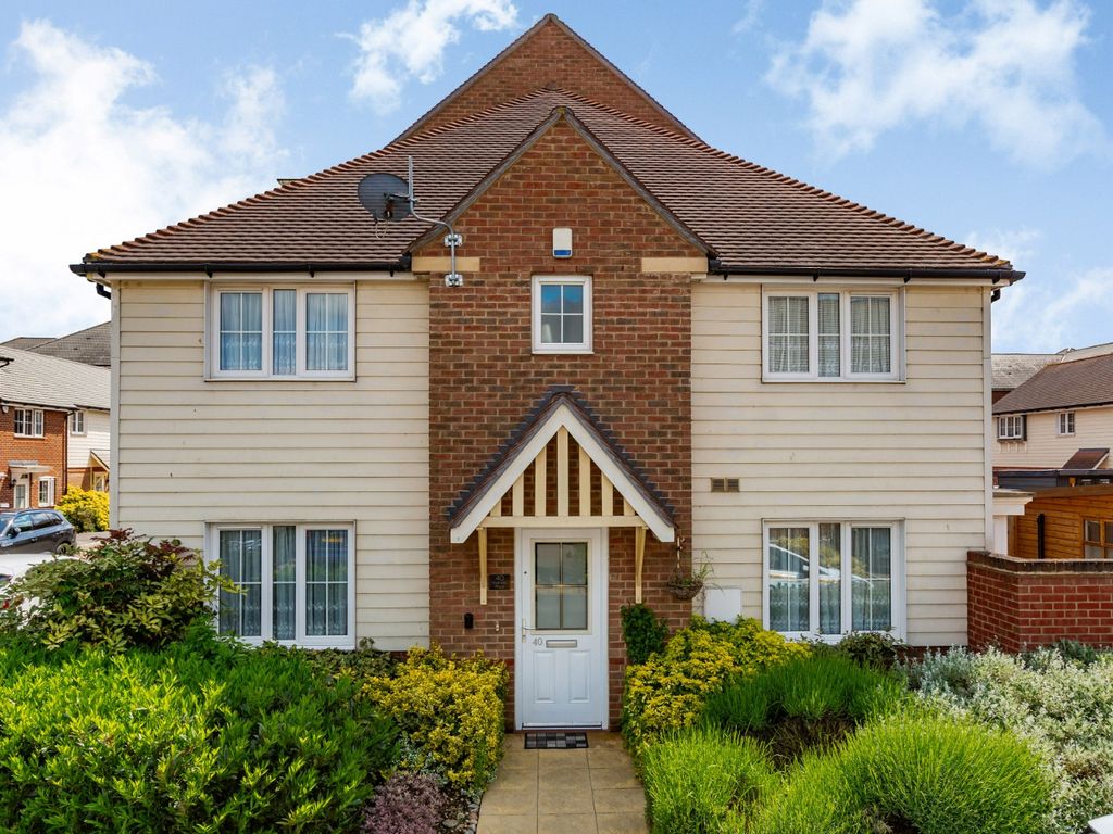 3 bed end terrace house for sale in Malt Kiln Place, Dartford DA2, £