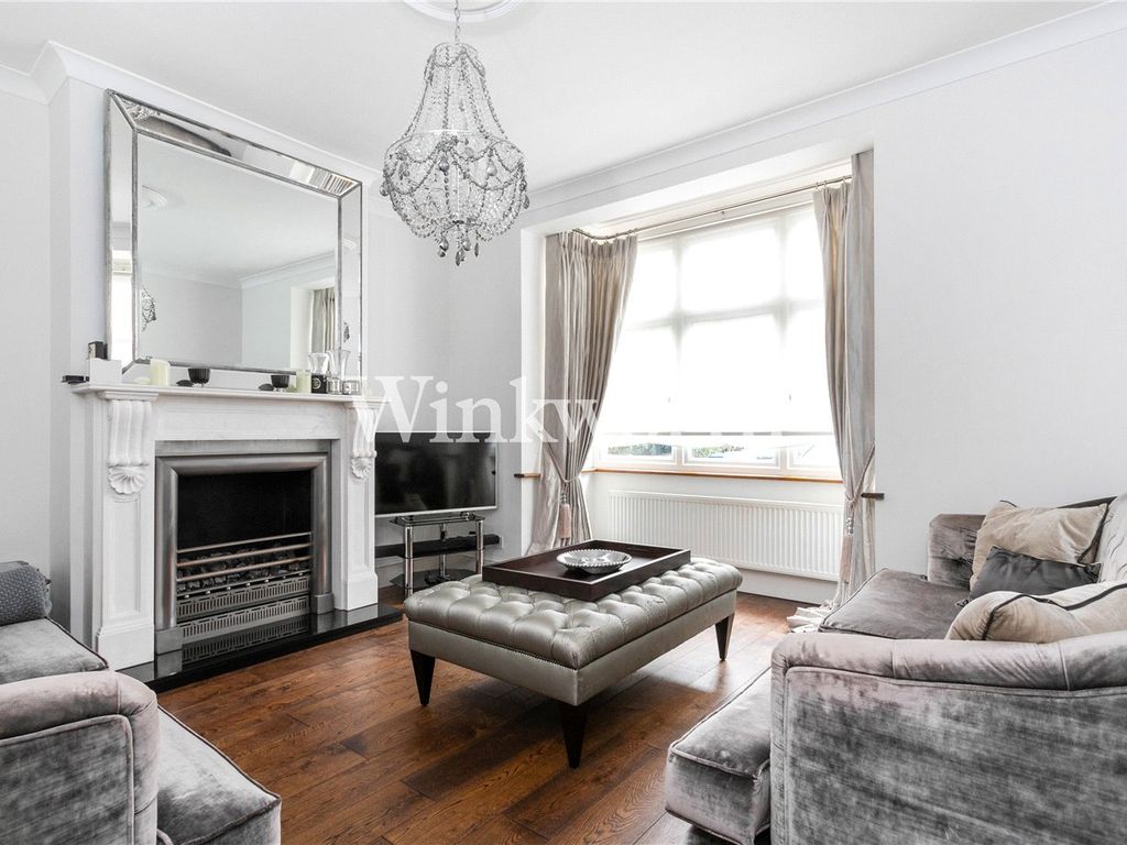 3 bed semidetached house to rent in Edenbridge Road, Enfield EN1, £