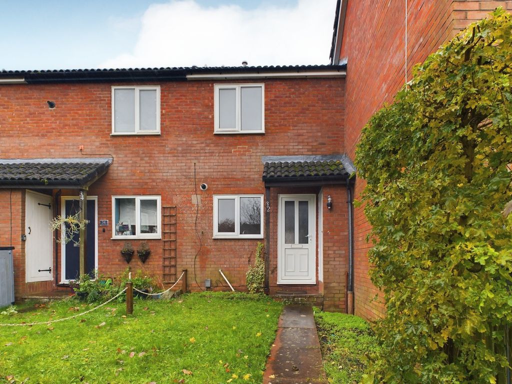 2 bed terraced house for sale in Lennon Way, Brighton Hill, Basingstoke