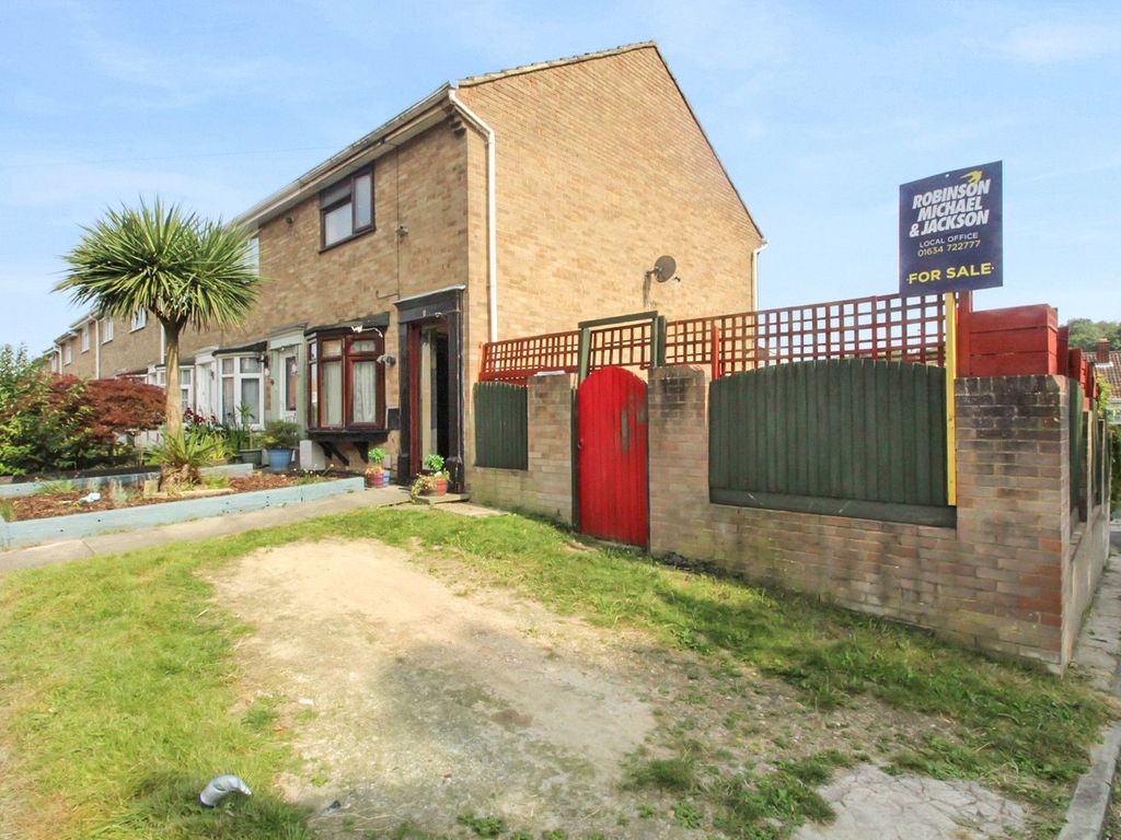 2 bed end terrace house for sale in Elgin Gardens, Strood, Kent ME2
