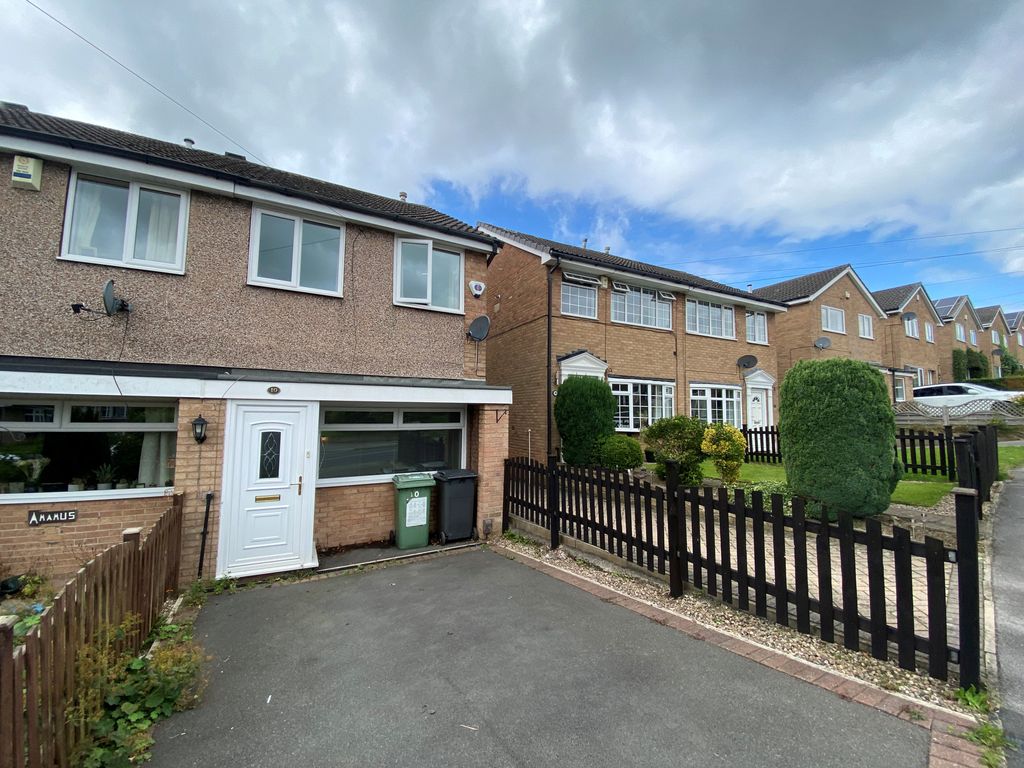 2 bed property to rent in Woodlea Road, Yeadon, Leeds LS19, £875 pcm