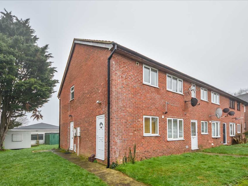 1 bed flat to rent in Guillemot Lane, Wellingborough NN8 Zoopla