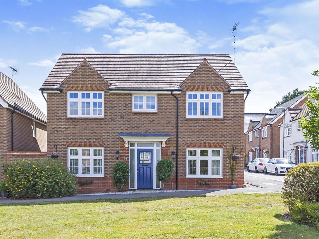 4 bed detached house for sale in Field Drive, Crawley Down, Crawley